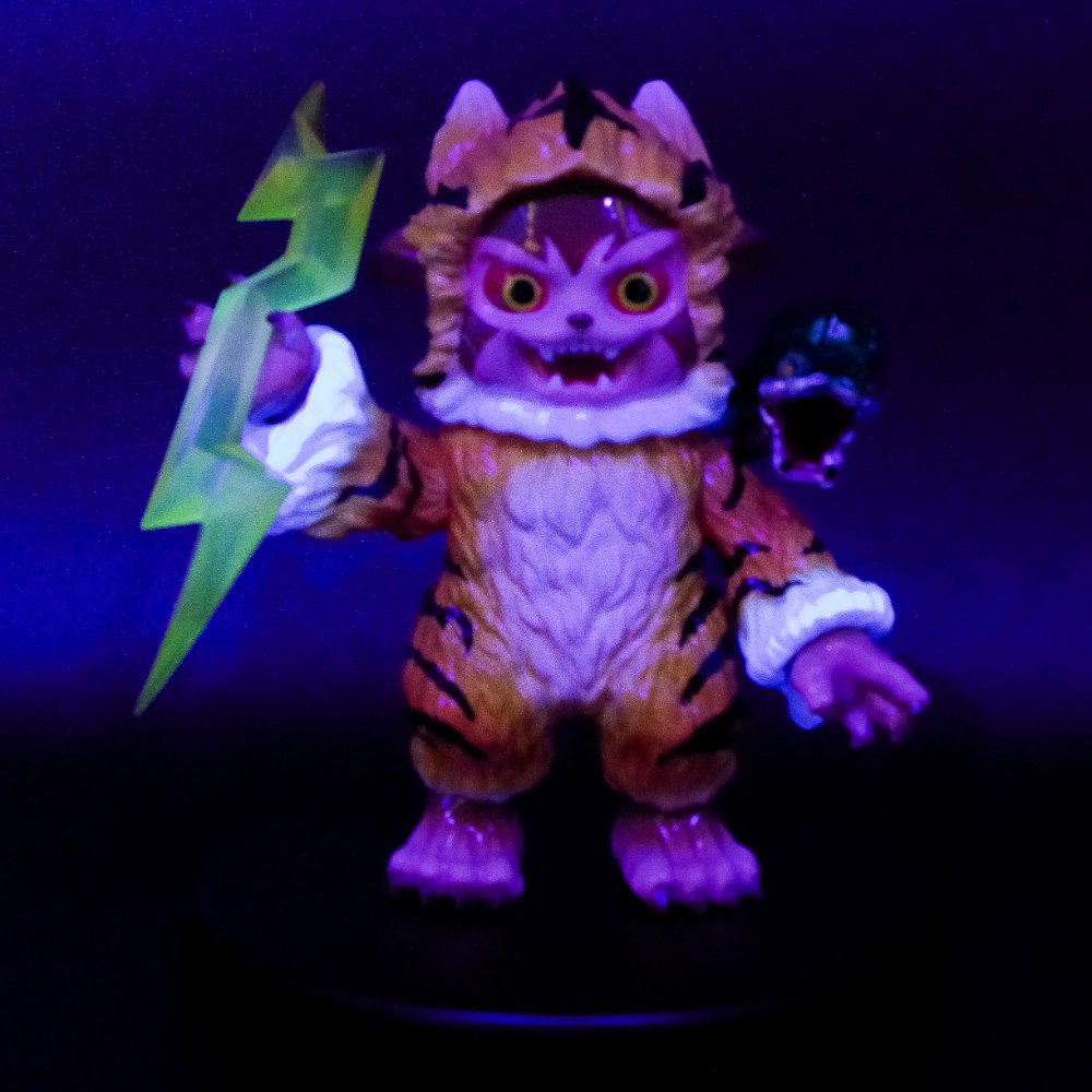 7月30日(水)18時より抽選開始】【MEOWWWTHRA】しぬこ(鵺) が登場