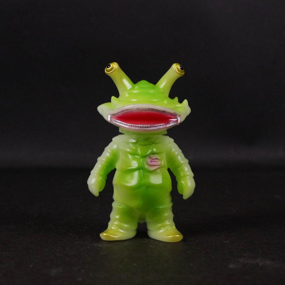 3月15日(土)より販売開始】【ブルマァク】ちびカネゴン(蓄光イエロー