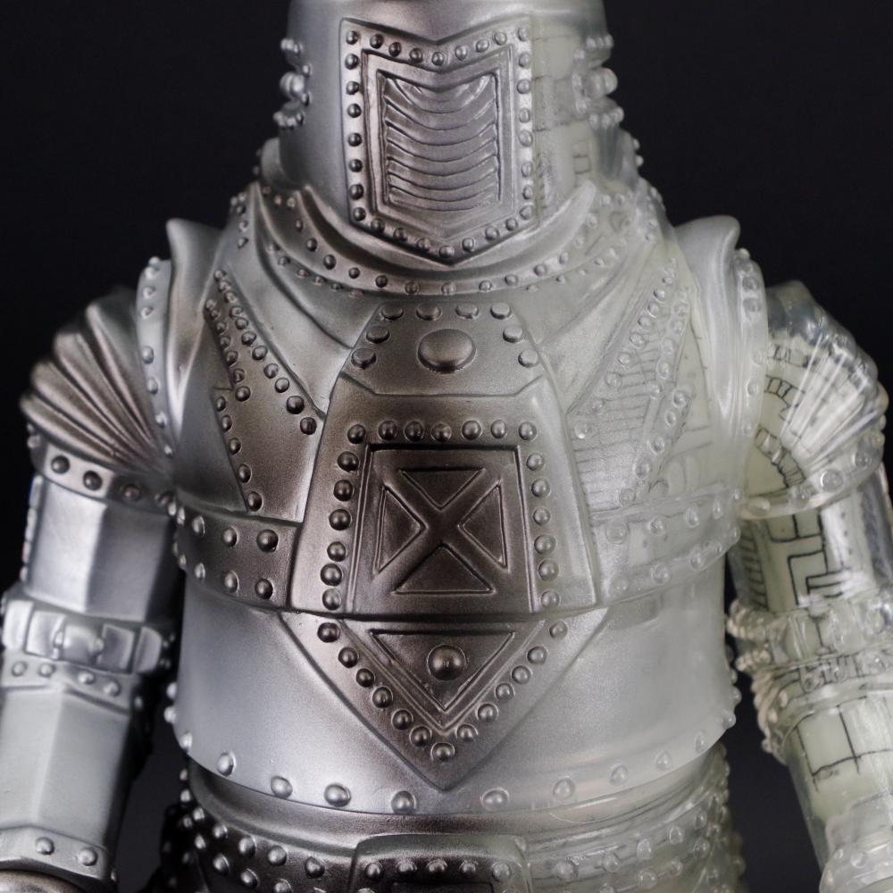 450メカゴジラ！ 半身シルバー塗装、半身内蔵メカ