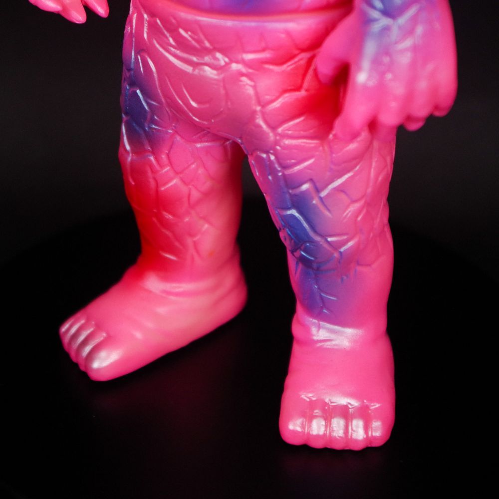 11月7日(月) 12:00より受注開始】『ウルトラマン』墓場の画廊