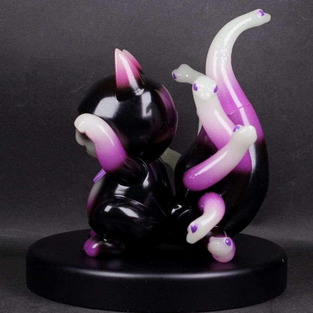 11月20日(月)18時より抽選開始】【MEOWWWTHRA】ニャスラ(蓄光パープル