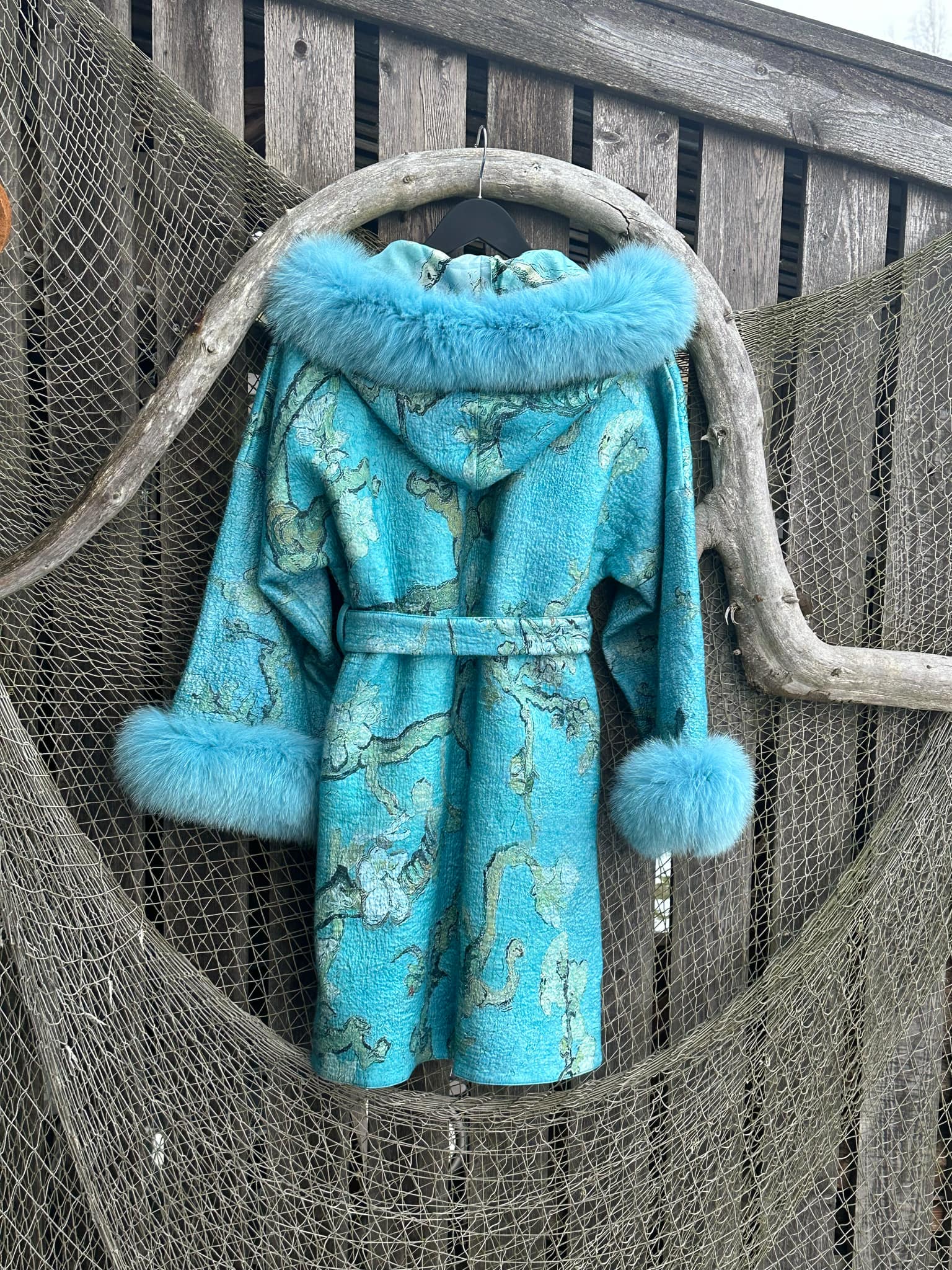 Felted silk Autumn-Winter jacket with Fox fur collar 