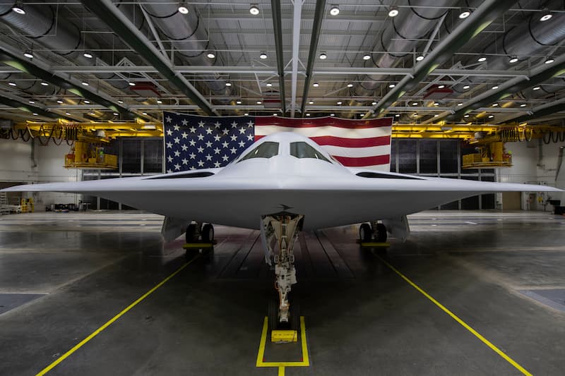 B-21レイダー：第6世代のステルスで全翼機の戦略爆撃機 | 写真で学ぶ