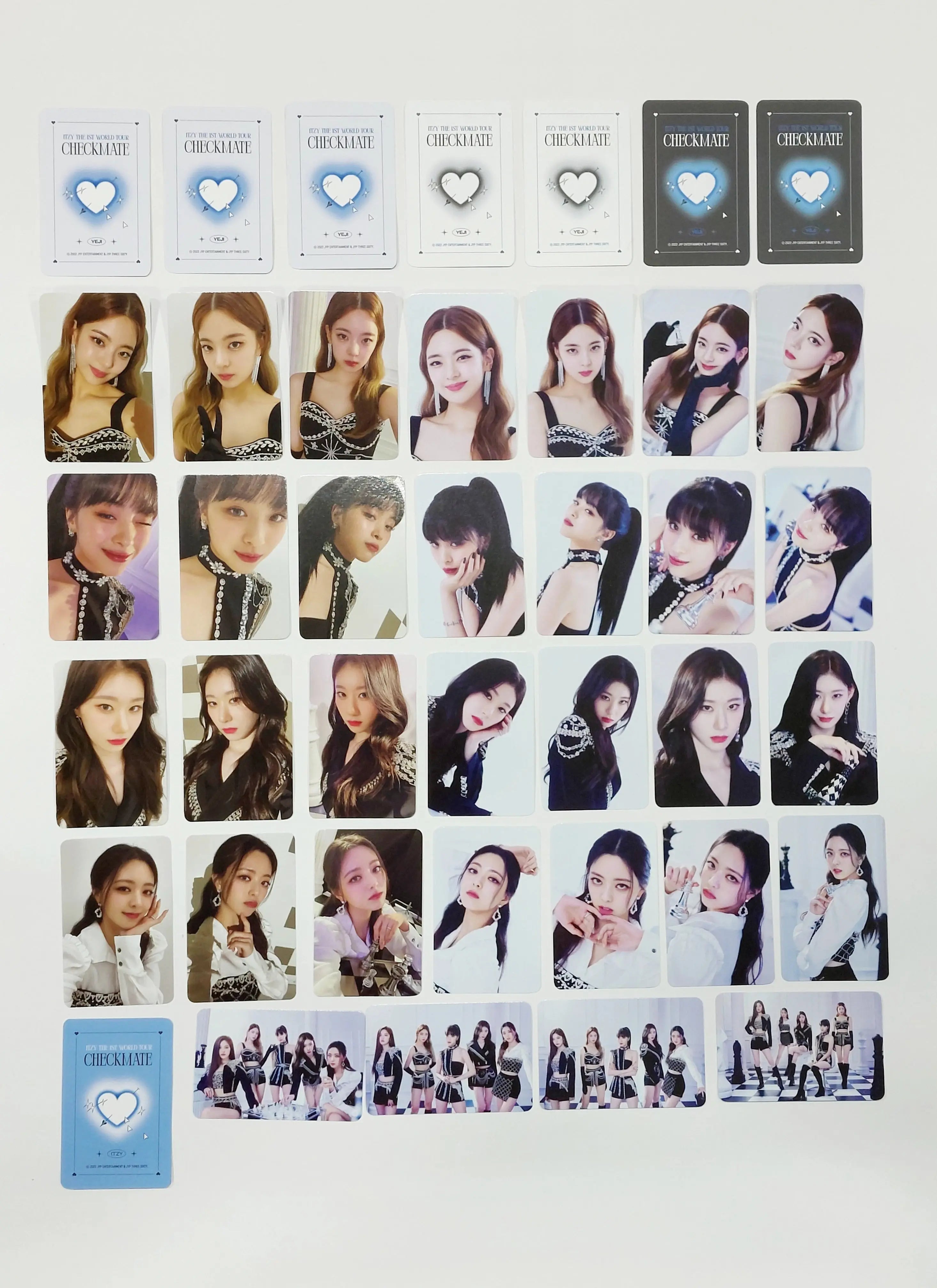 ITZY 'CHECKMATE' - The 1st World Tour Trading Photocard