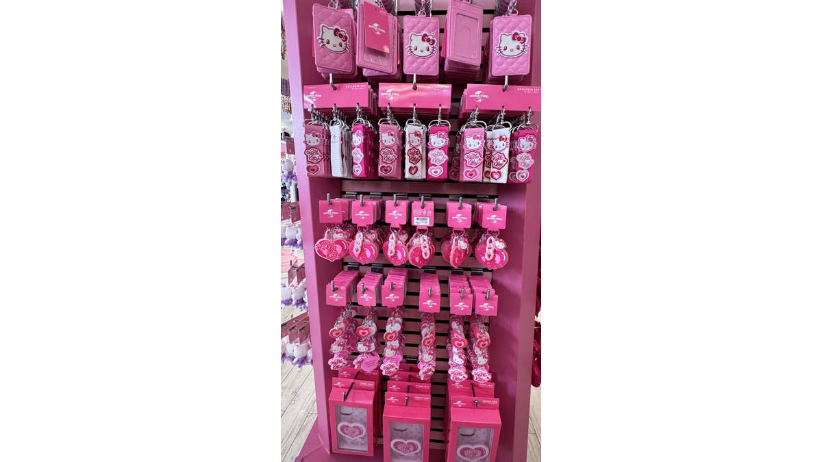 USJハートがいっぱいのハローキティ新作グッズ
