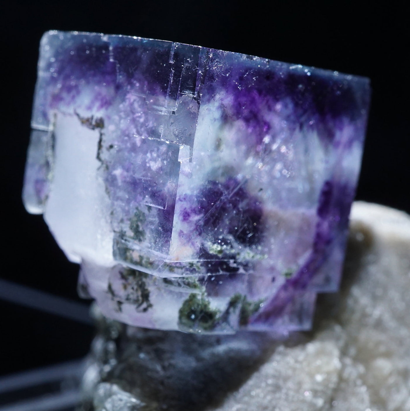 中国 ヤオガンシャン産 フローライト – 天然石ハッピーギフト