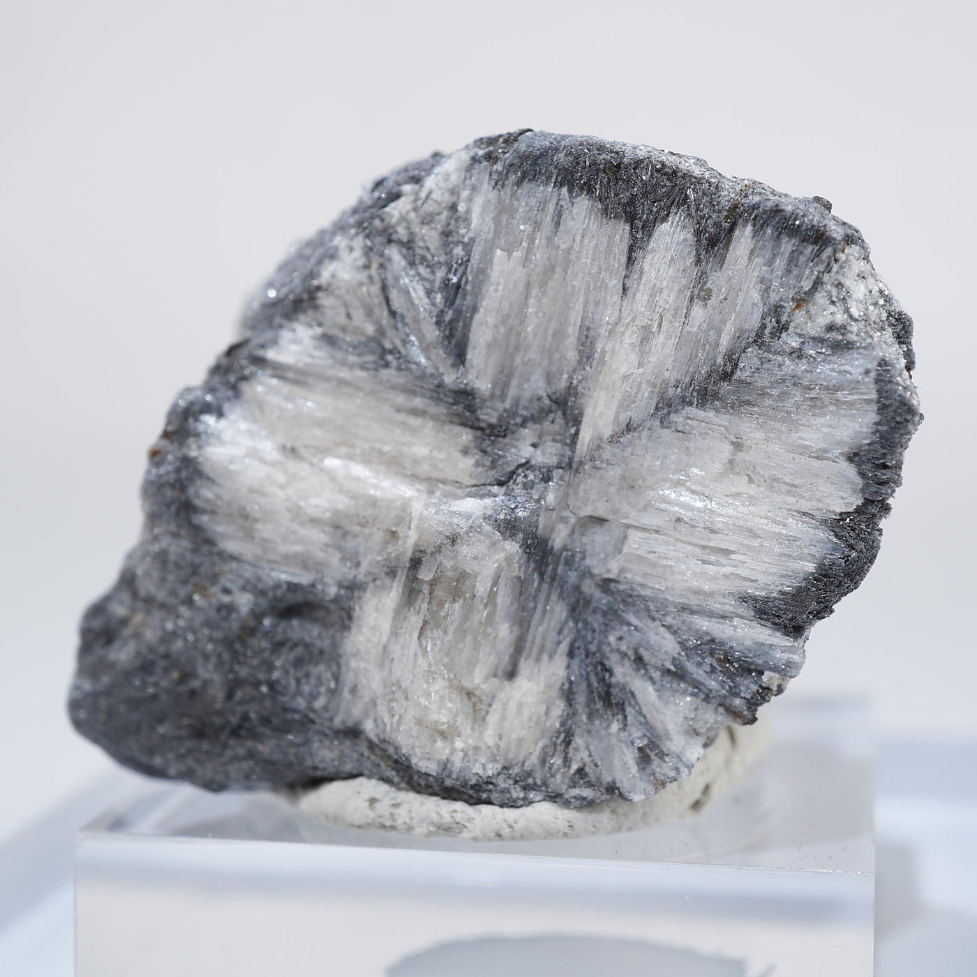 蛍光》ロシア産 Chiastolite – 天然石ハッピーギフト