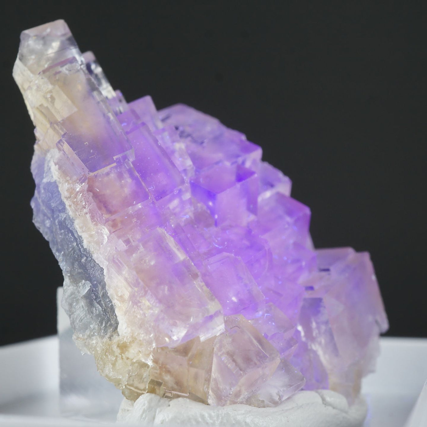 フランス La Barre(ラバール)産 フローライト – 天然石ハッピーギフト