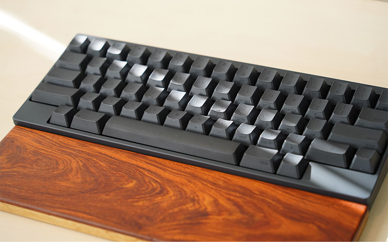 中央印字キートップでオリジナルHHKBに！カスタマイズ例をご紹介｜PFU