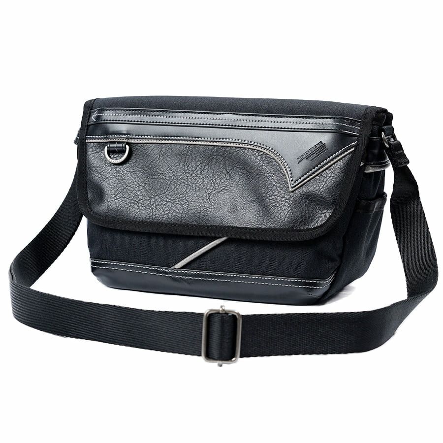 公式】 MOUSTACHE メッセンジャーバッグS シュリンク合皮×白化合皮×杢