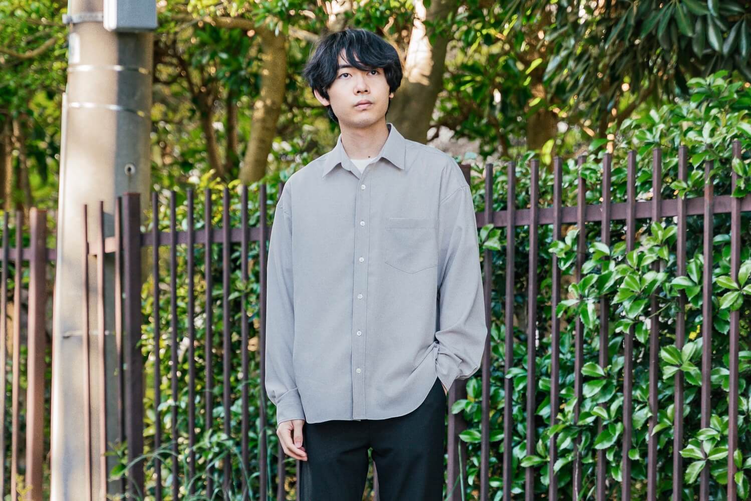 まさに今着たい一着。PUBLIC TOKYOの「コンフォートシャツ」レビュー