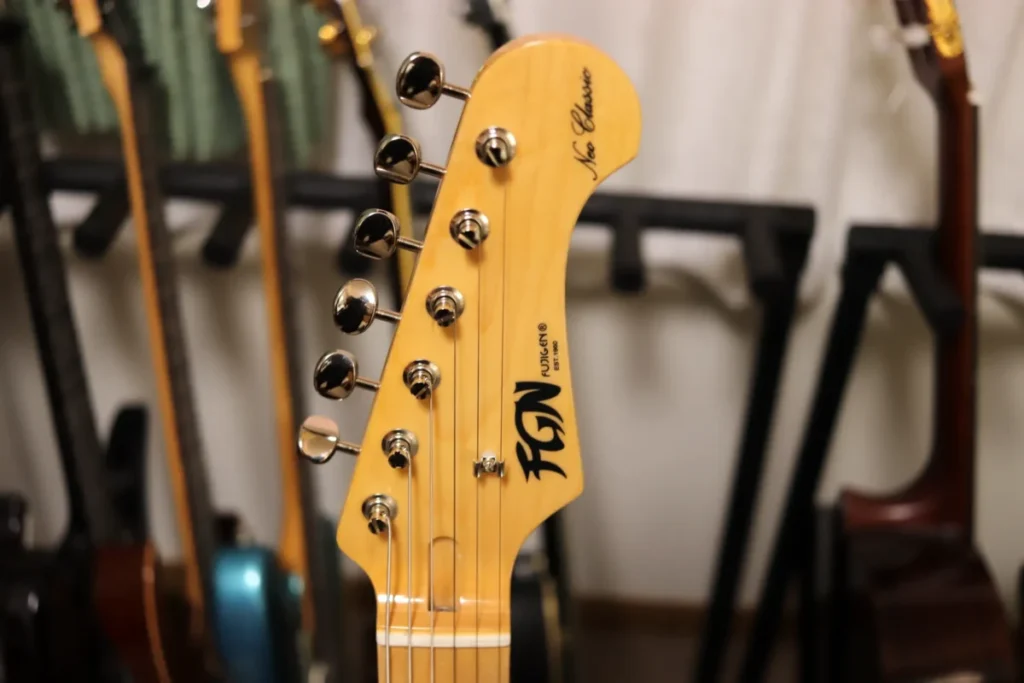 ロック式ペグ弦交換の方法 | Harmonic-Sound