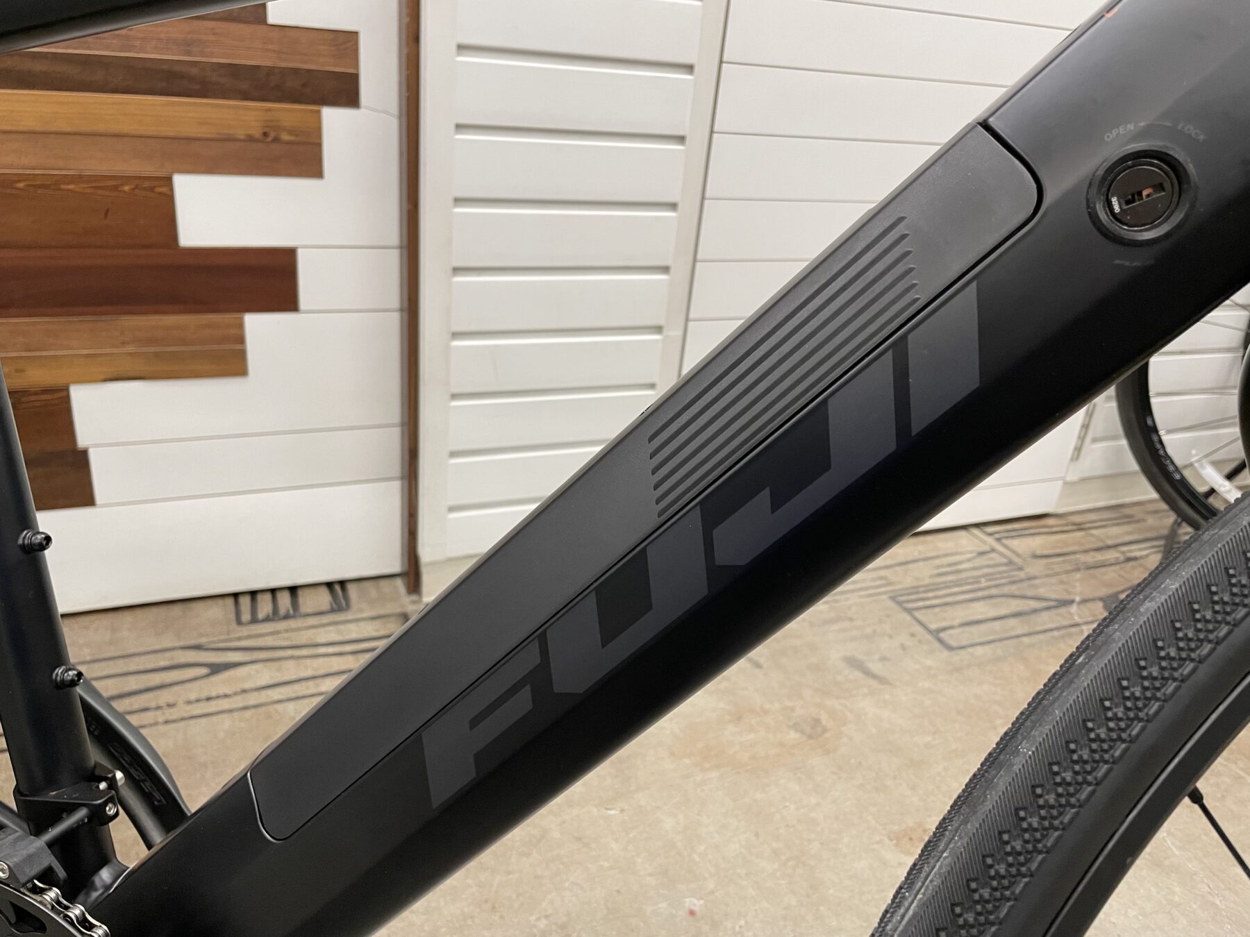 クロスバイクタイプのE-Bike Fuji MOTIVATOR が入荷しました！｜バイク