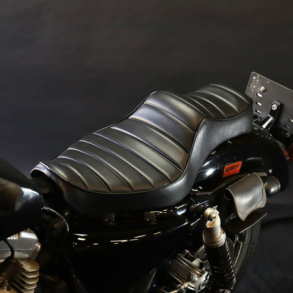 GLEAMING WORKS 2010～2021 スポーツスター、キャメル シート ブラック