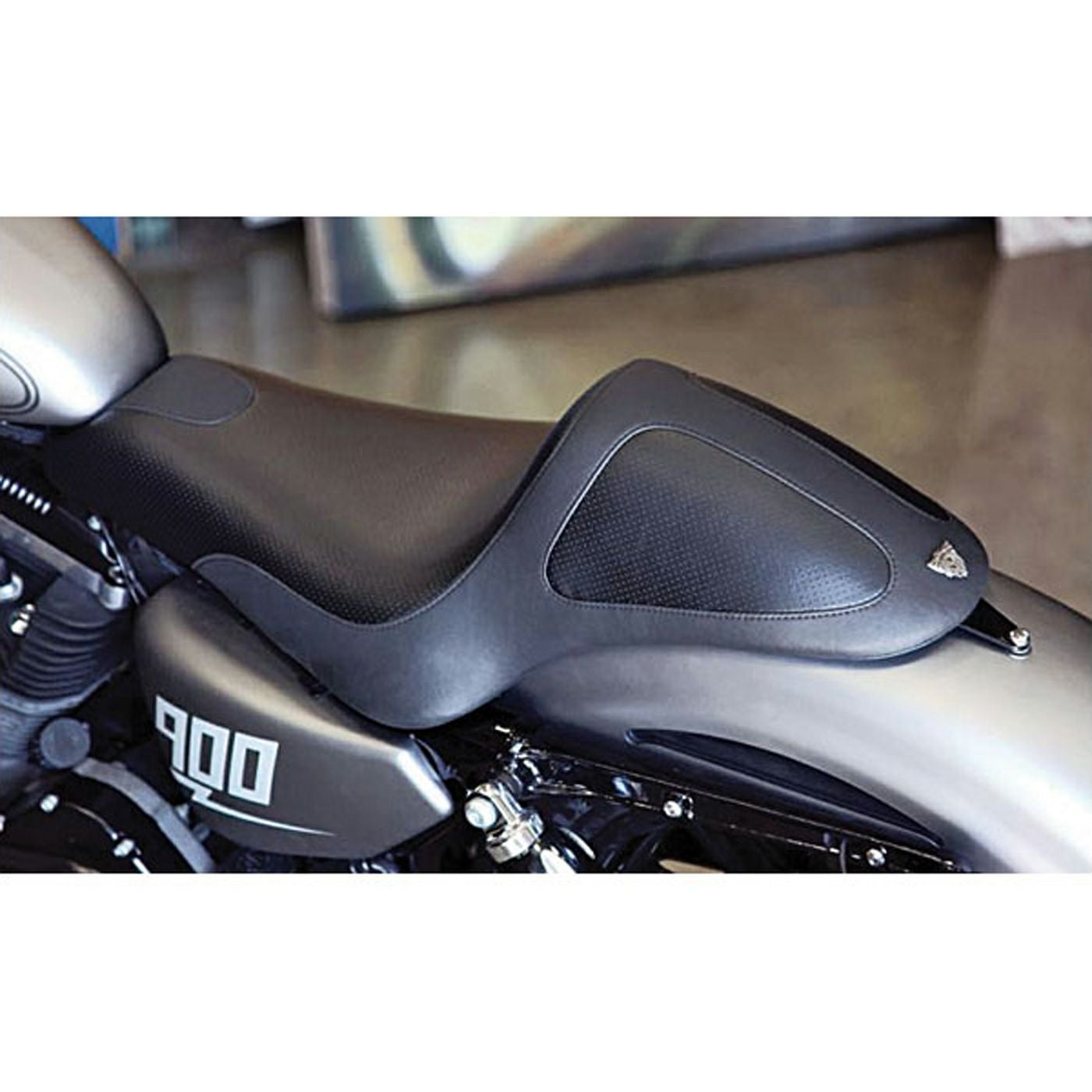 000000100097-01.jpg?size=l&w=