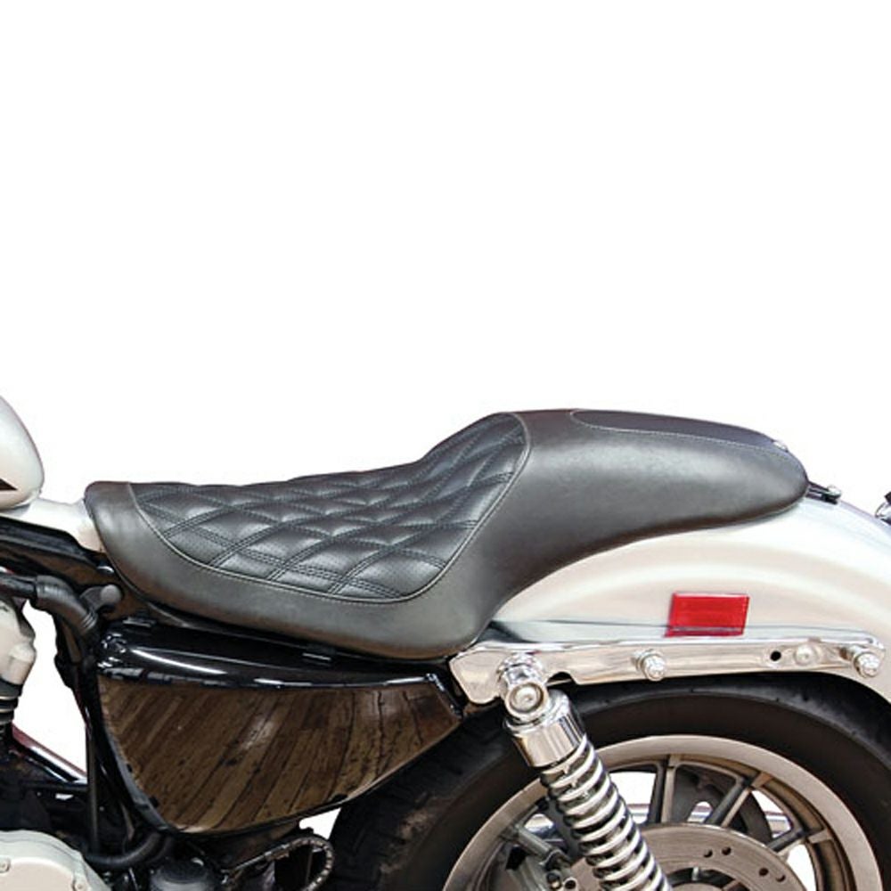 GLEAMING WORKS スポーツスター、コブラ シート ブラック |ハーレー