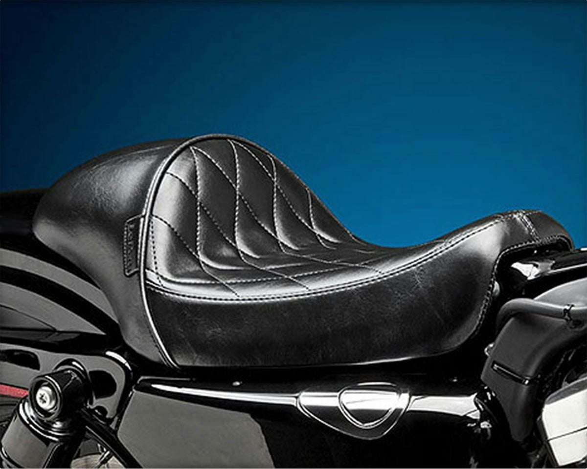 Mustang ワイドトリッパー・ソロシート ダイアモンド・スティッチ