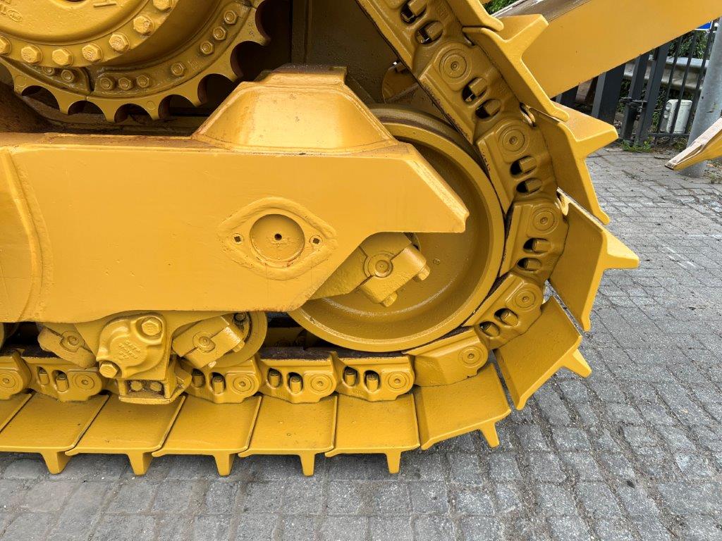 Caterpillar D8R ! - Hendriks Machinery