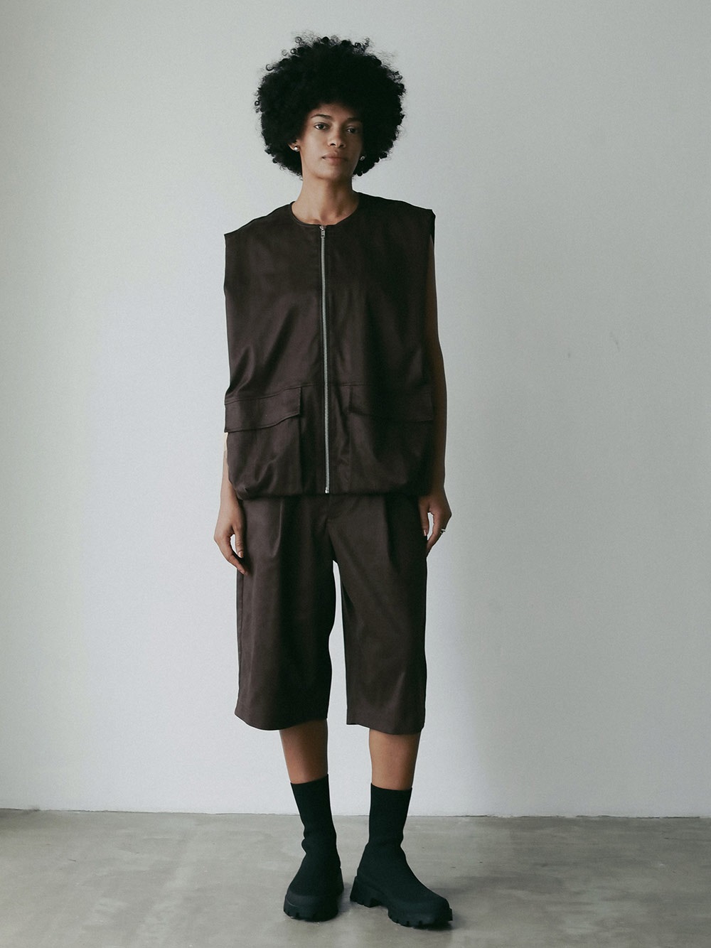 カーブハーフパンツ | Pants | HER. Online Store