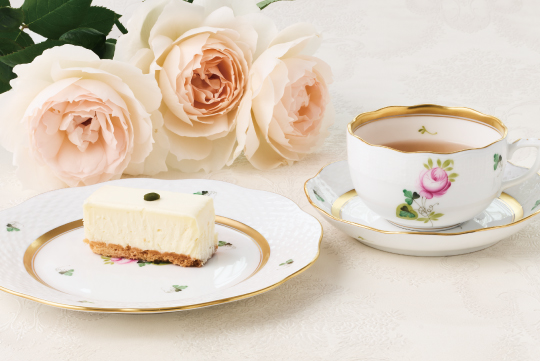 ヘレンド開窯200周年記念『ウィーンの薔薇・ゴールド』