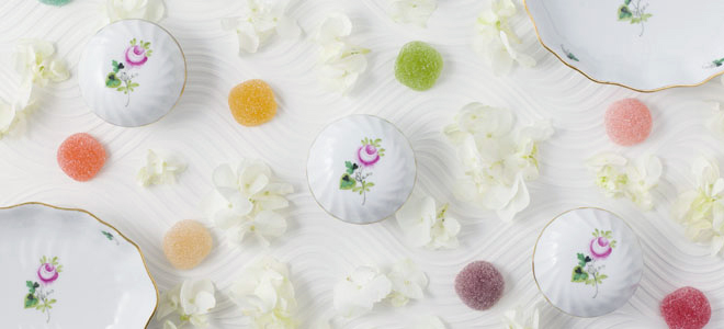 ファンタジー] 透かしボンボン入れ