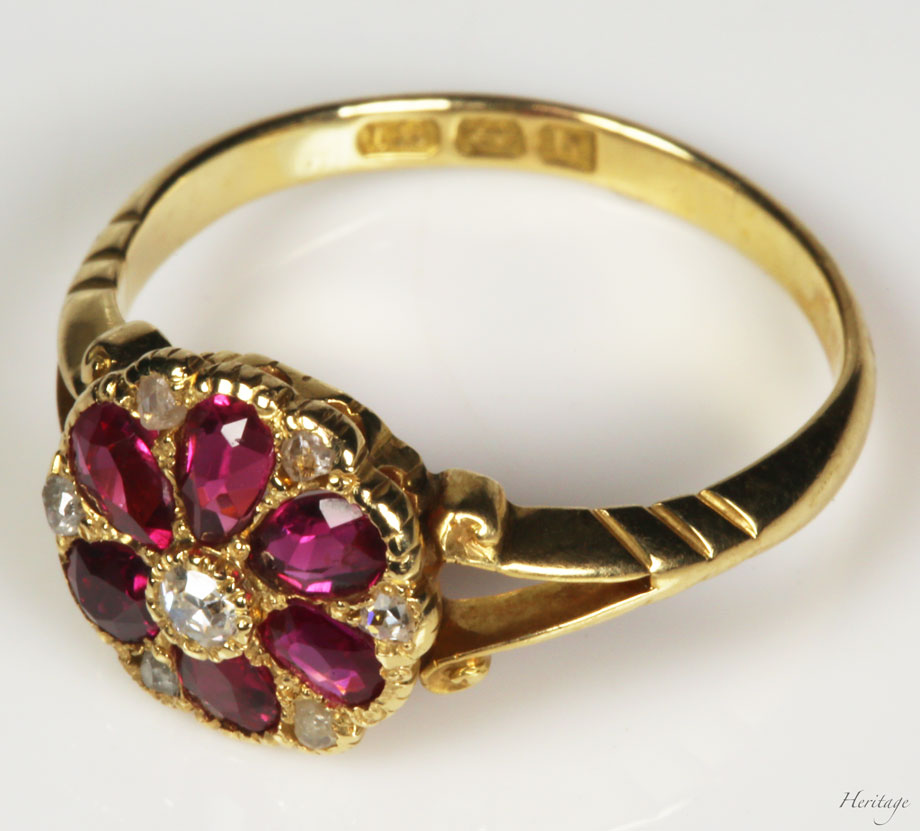 非加熱ルビーのフラワー・リング | アンティークジュエリー