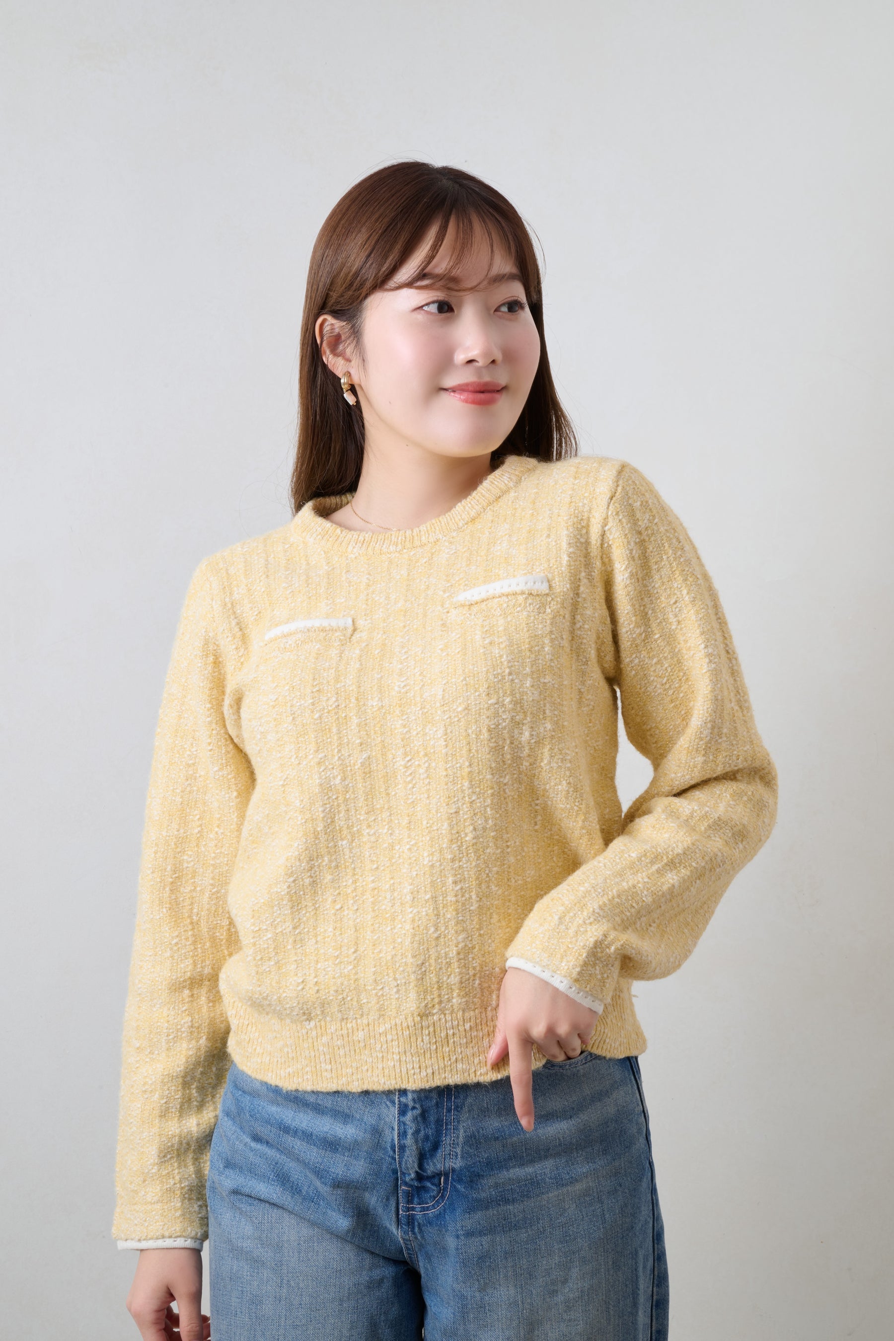 Petal-Edge Collar Knit Top
