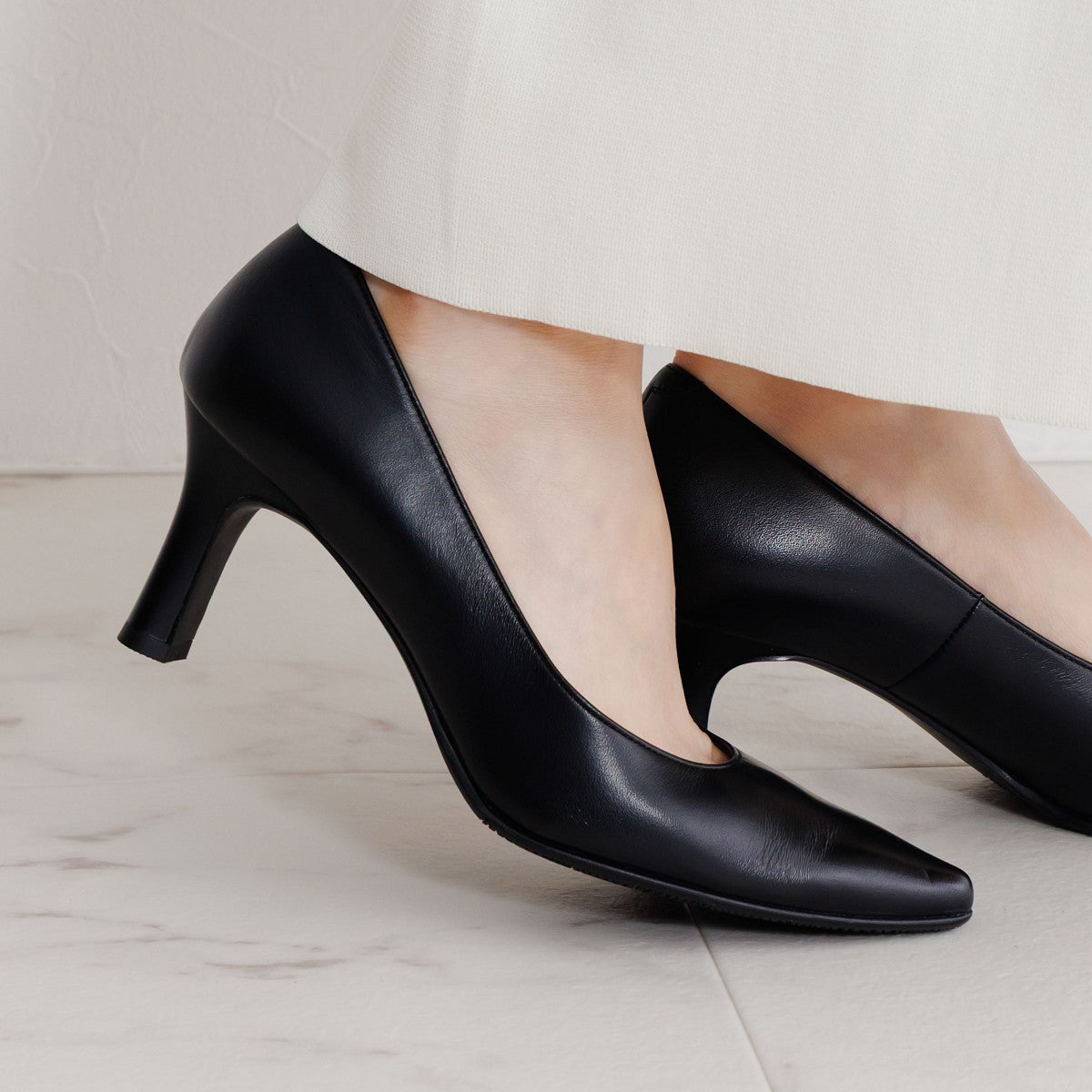 7㎝ヒールブラックパンプス/600008