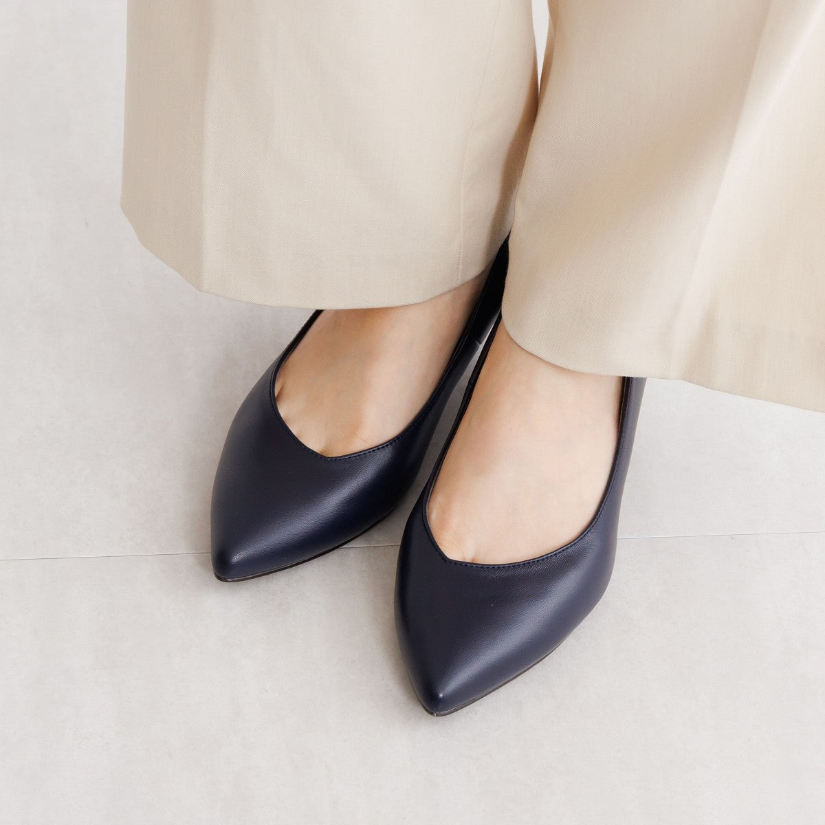 WEB限定デザイン/再入荷】アシンメトリーポインテッドトゥパンプス/640002