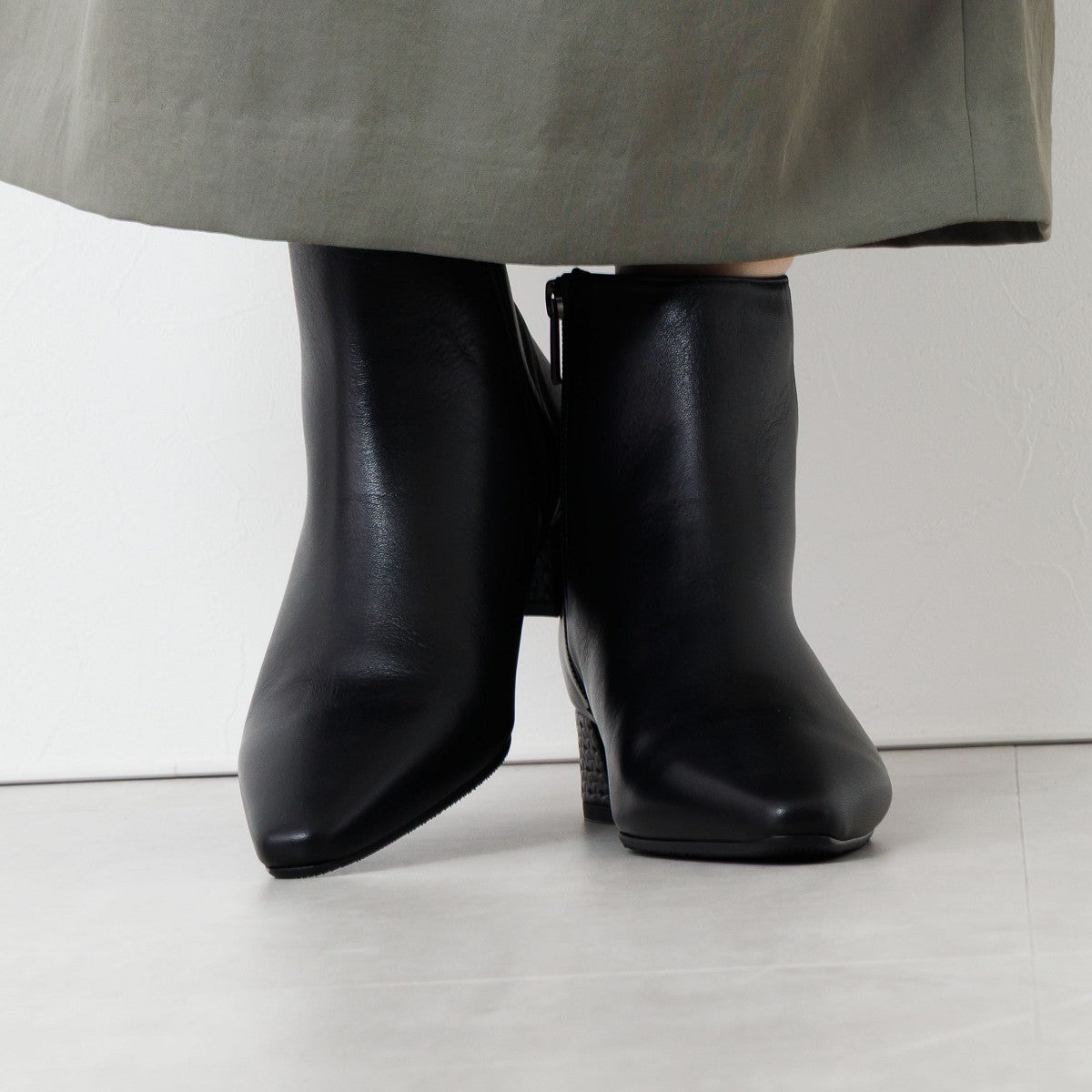 SALE】ポインテッドトゥショートブーツ/651402