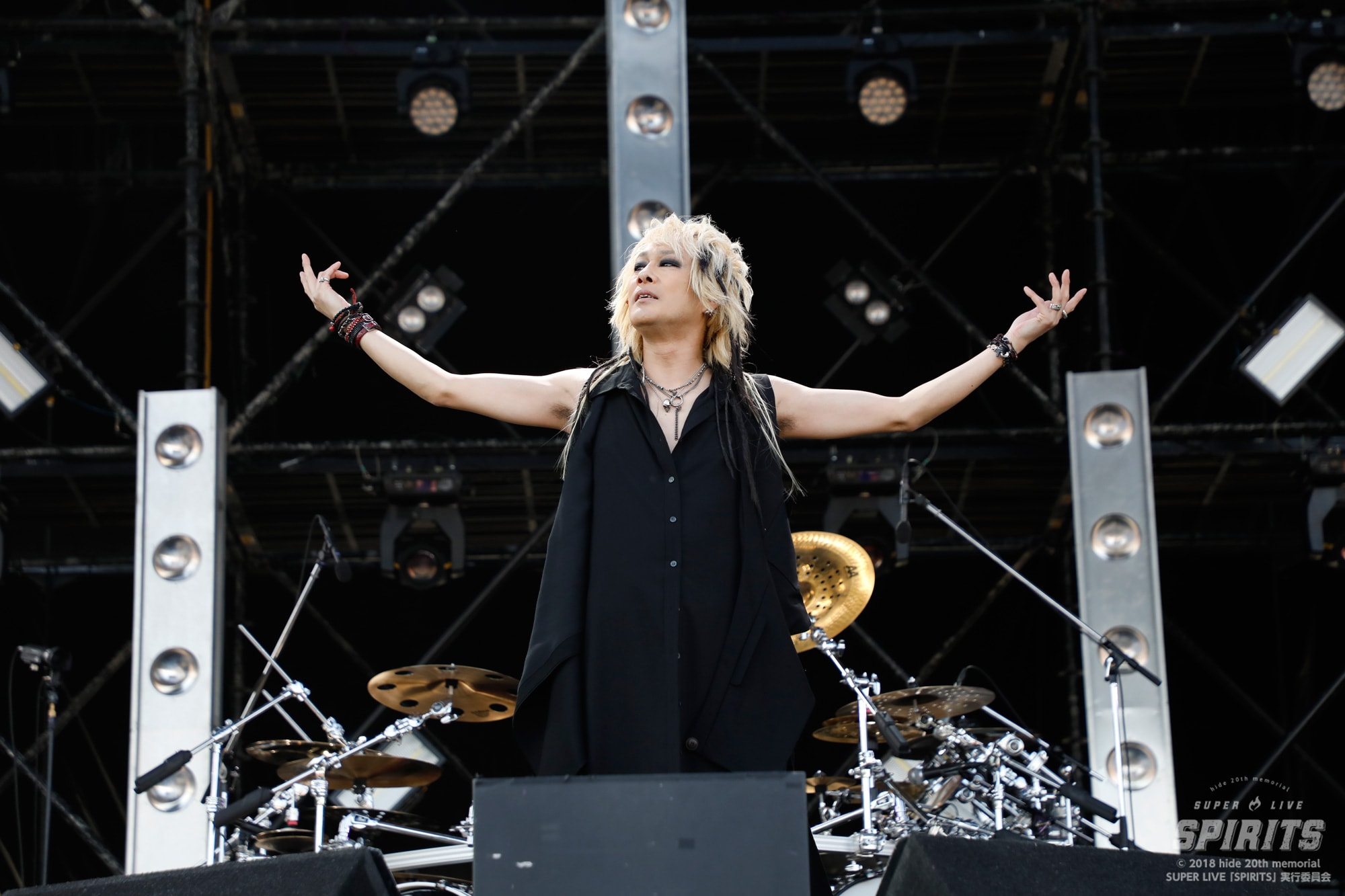 LIVE REPORT 4月28日(土)| hide 20th memorial SUPER LIVE 「SPIRITS」