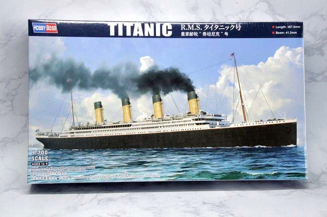 1/700客船「RMS タイタニック」製作 その1（キット、パーツ紹介