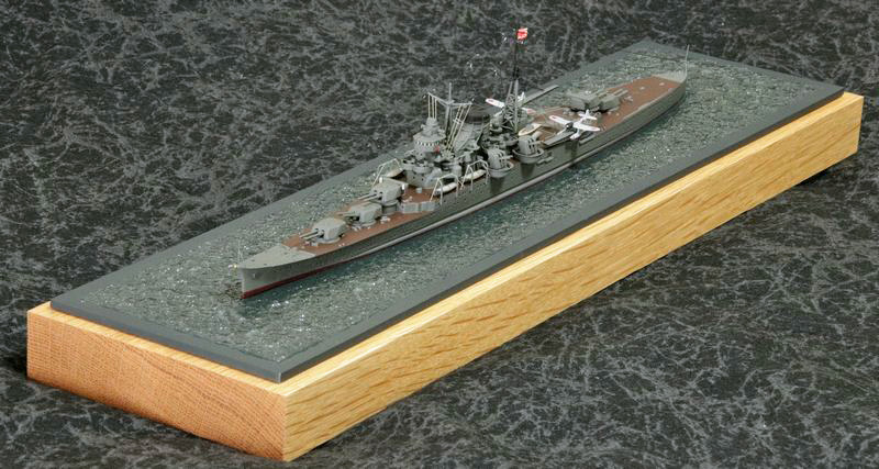 ショップ入荷情報】1/700重巡洋艦「鈴谷」完成品入荷 – 艦船模型製作