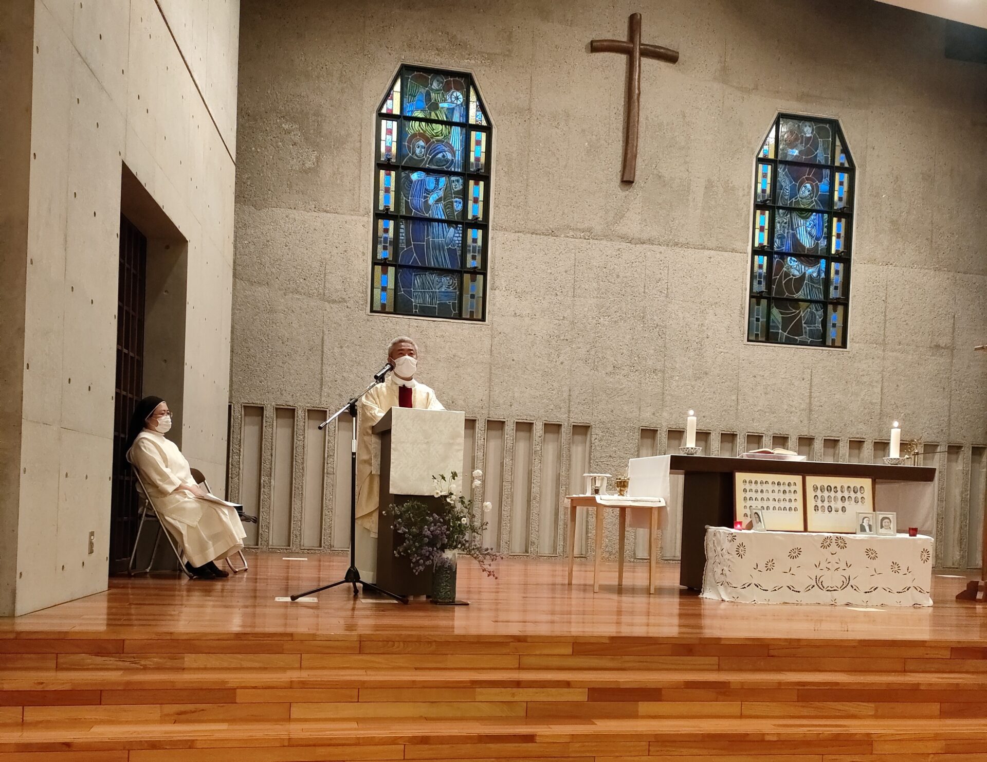 学院追悼ミサ - 聖ドミニコ学院中学校高等学校