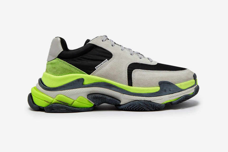 Balenciagaの“ Triple S”より新色モデルが発売 | HIGHSNOBIETY.JP