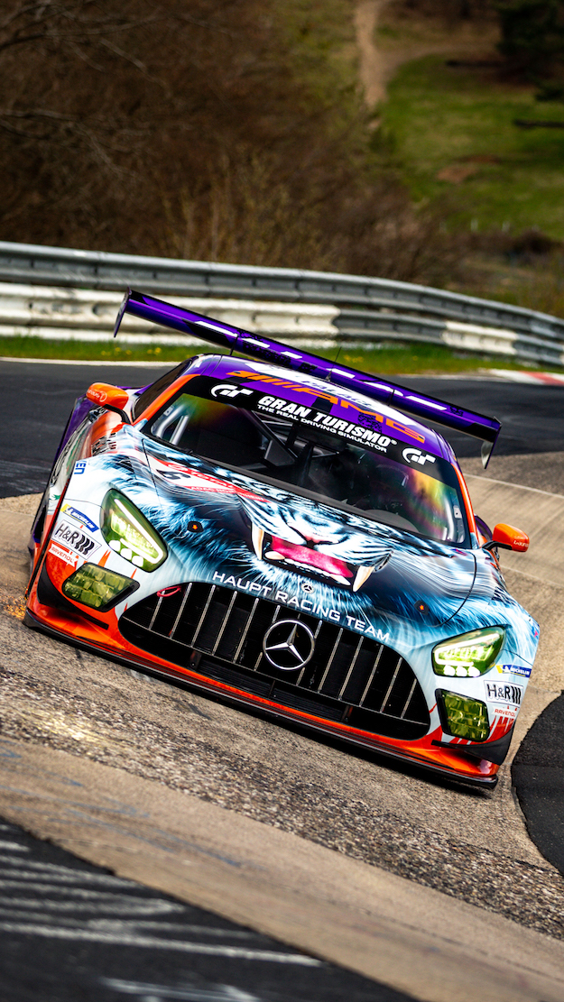 PALACE SKATEBOARDS×メルセデスAMGコラボアイテム発売 | HIGHSNOBIETY