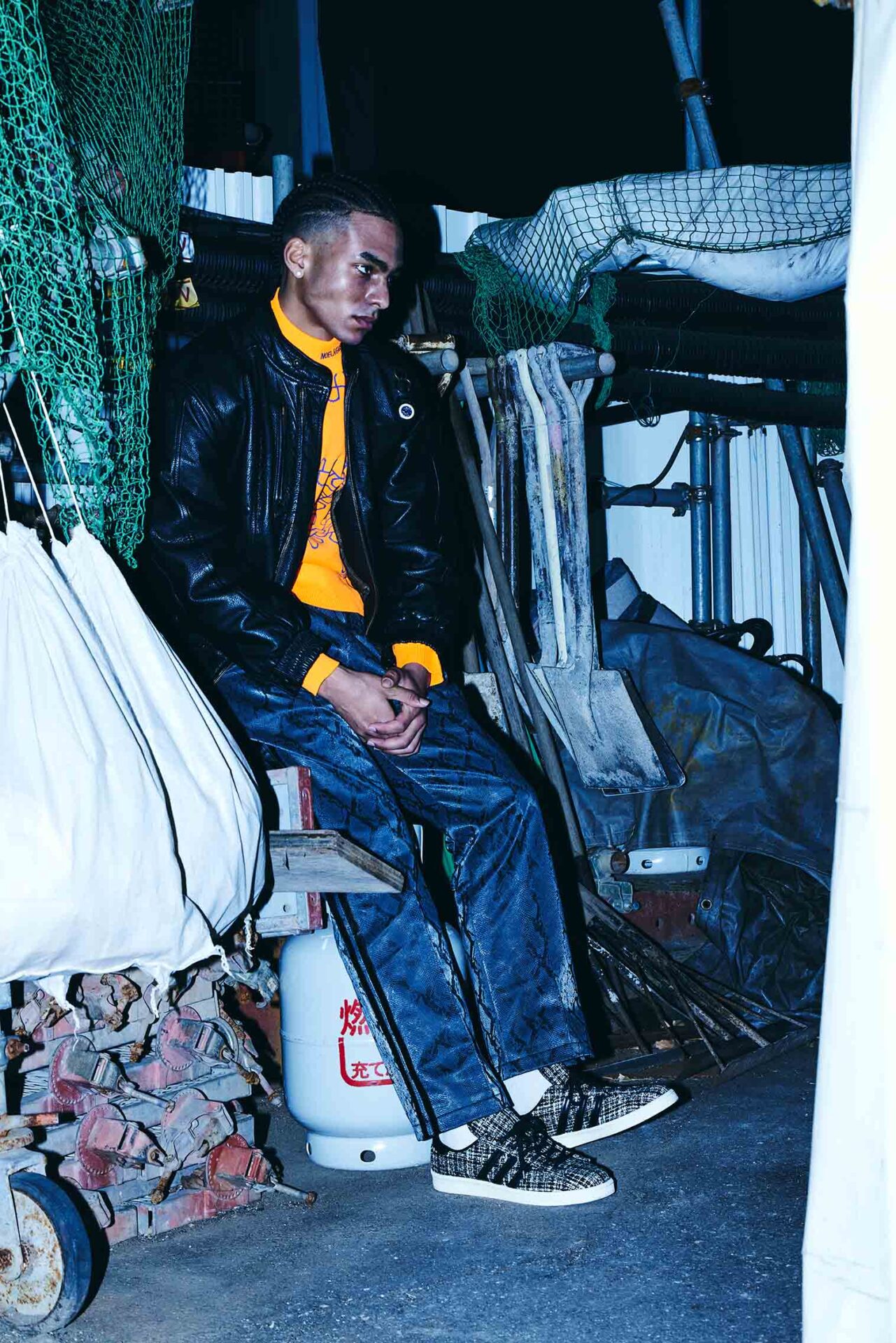 INVINCIBLE®︎ × DAYZ × adidas Originals、ツイード素材のコラボ