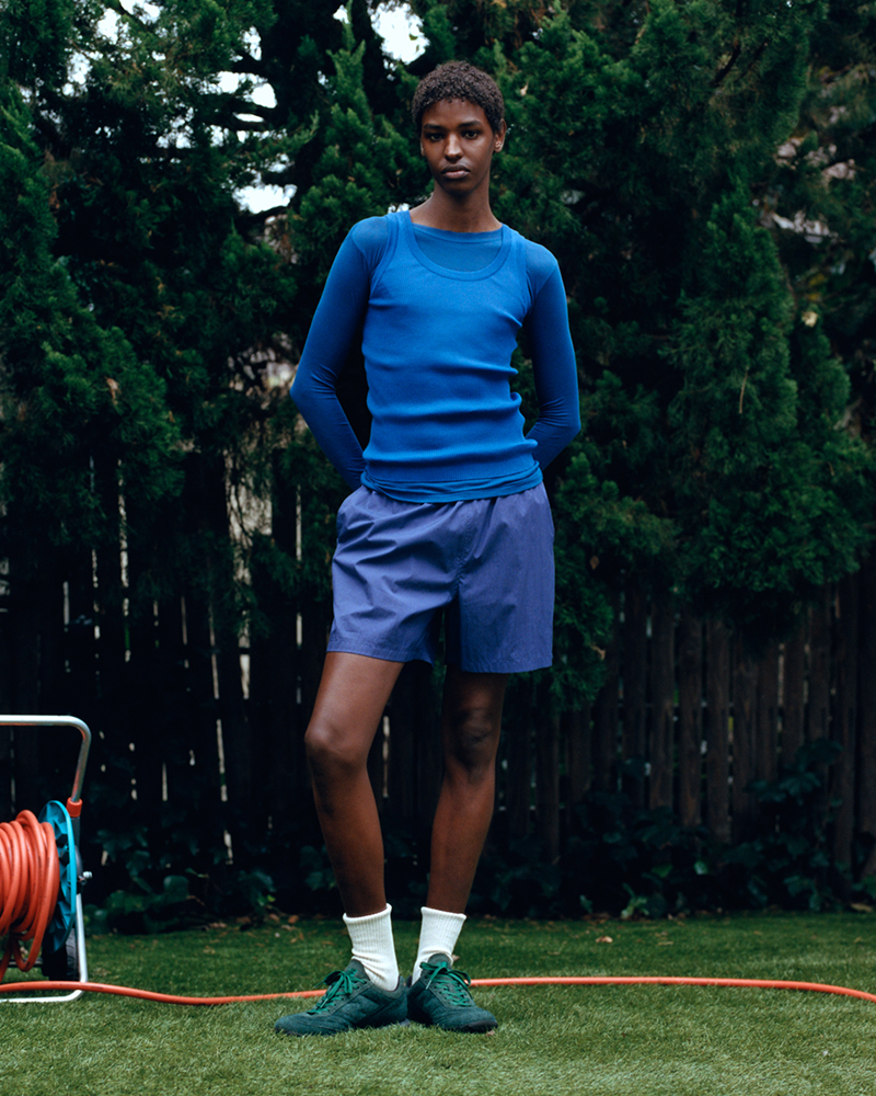 AURALEE × New Balance、コラボスニーカー「RC30」発売 | HIGHSNOBIETY