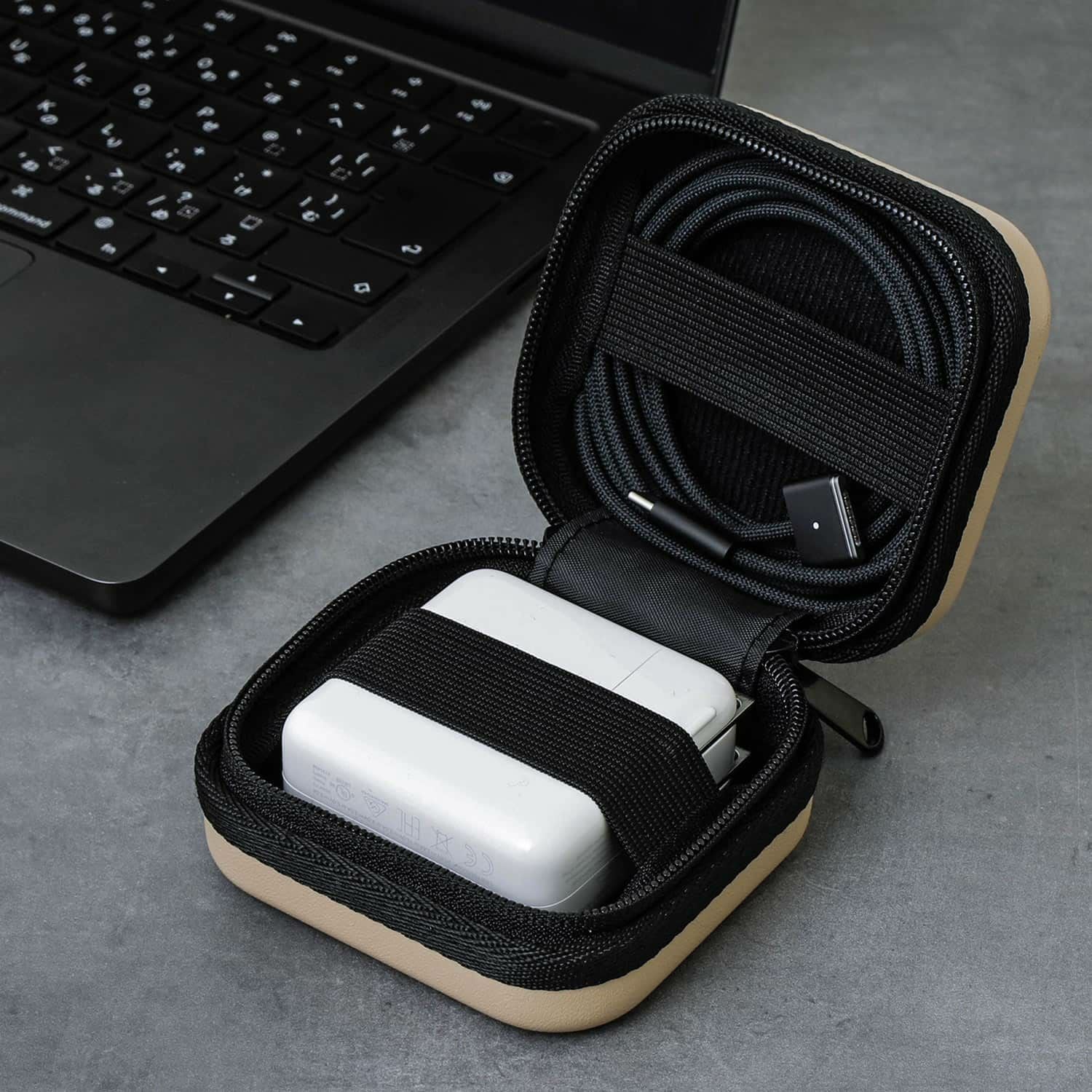 000000011813-15.jpg?size=xxl&w