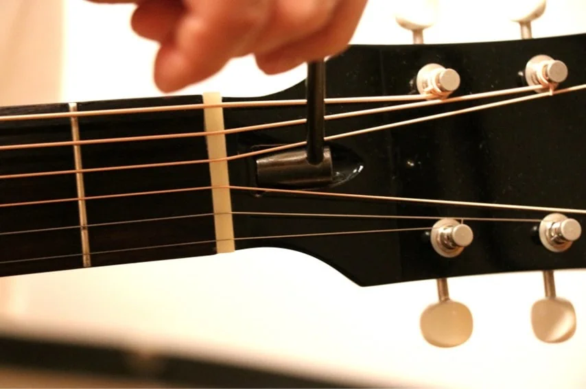 アコギの弦高を解説。弦高調整の目安やプレイスタイル毎のおすすめを