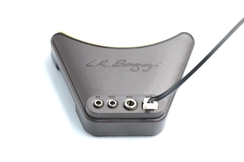 L.R.Baggs Anthemをレビュー。マイクとピエゾの音をブレンドできる高