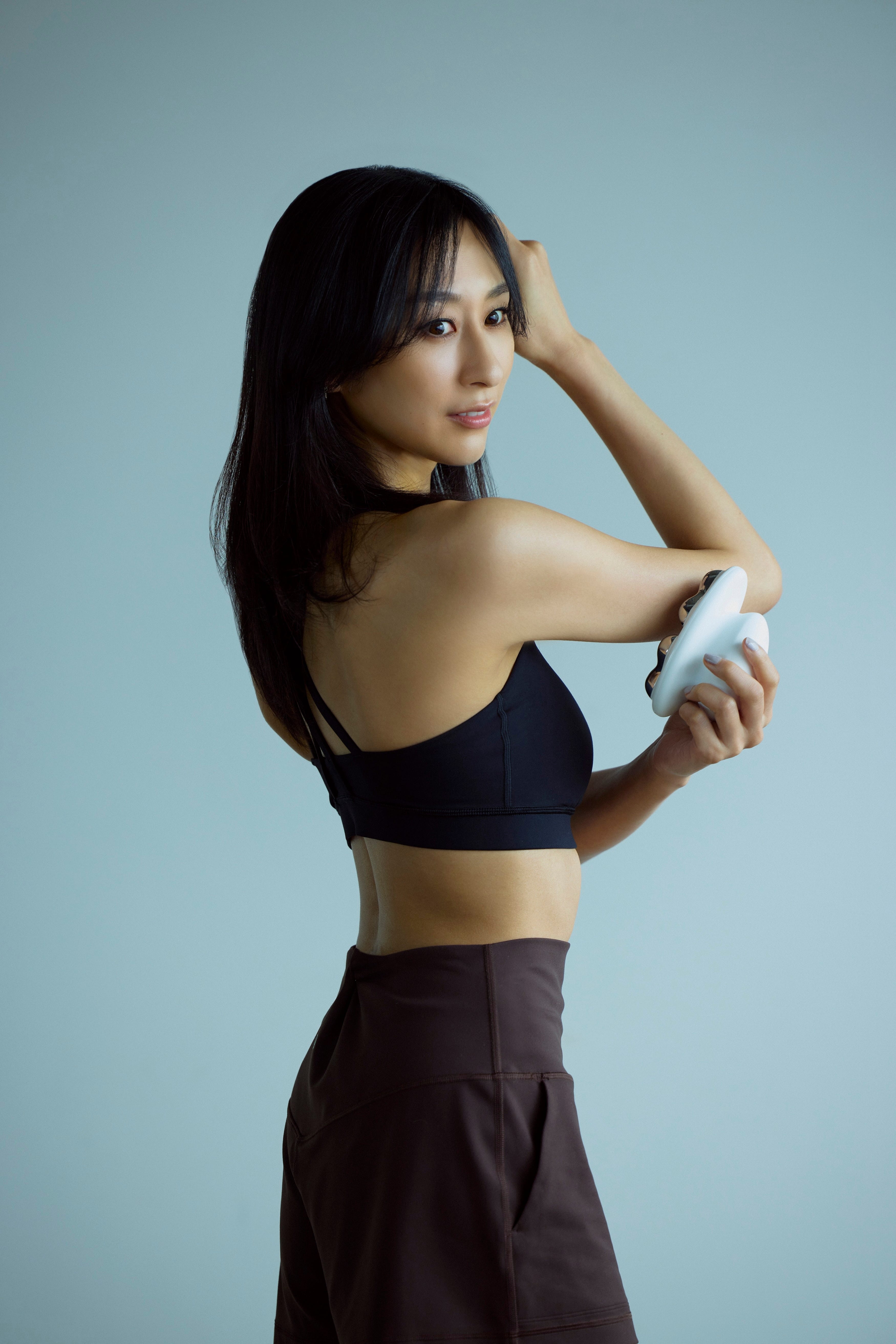 浅田舞のめぐりのいいカラダを支えるニュースキンの美容機器