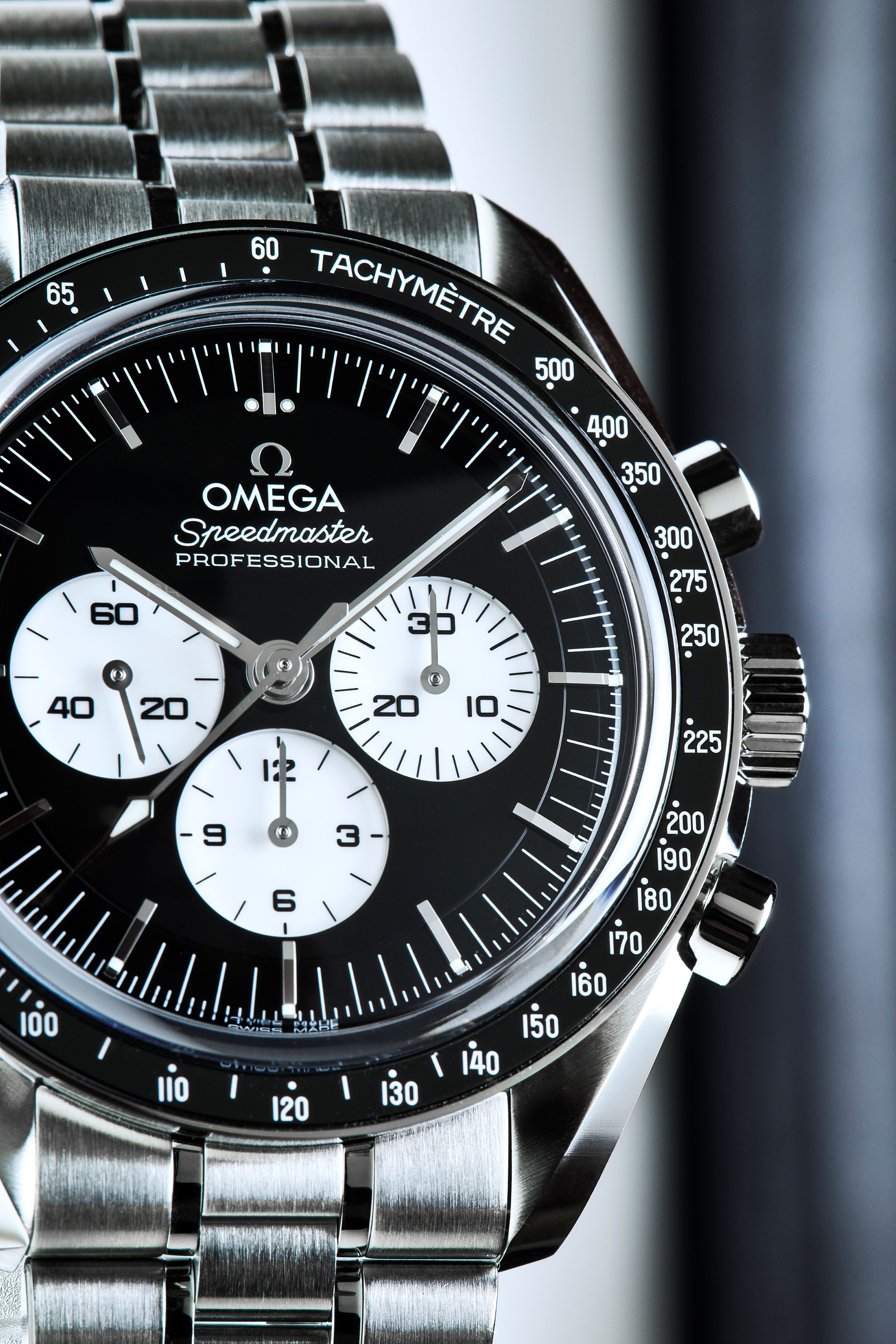 オメガ「スピードマスター ムーンウォッチ ブラック ホワイト」実機