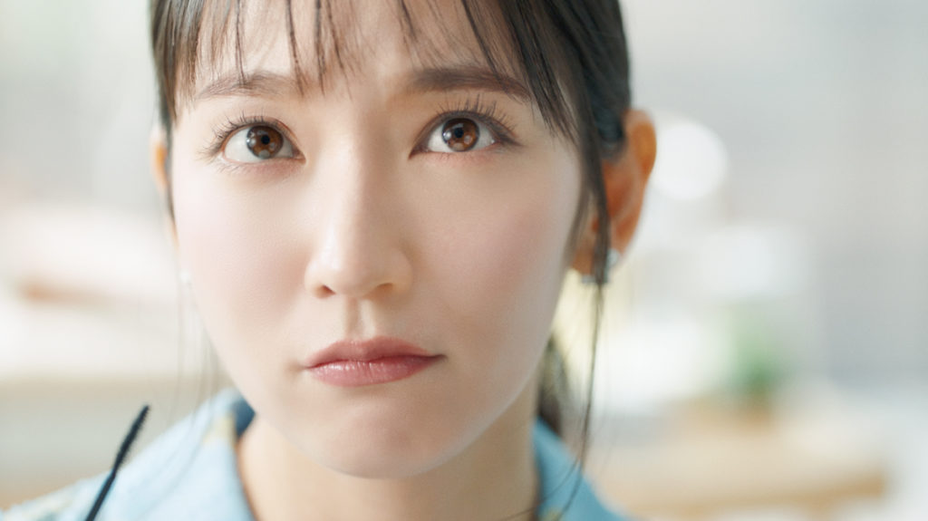 吉岡里帆】美の秘訣に「しなやかボディを作りたい」 鏡を見つめ思わず