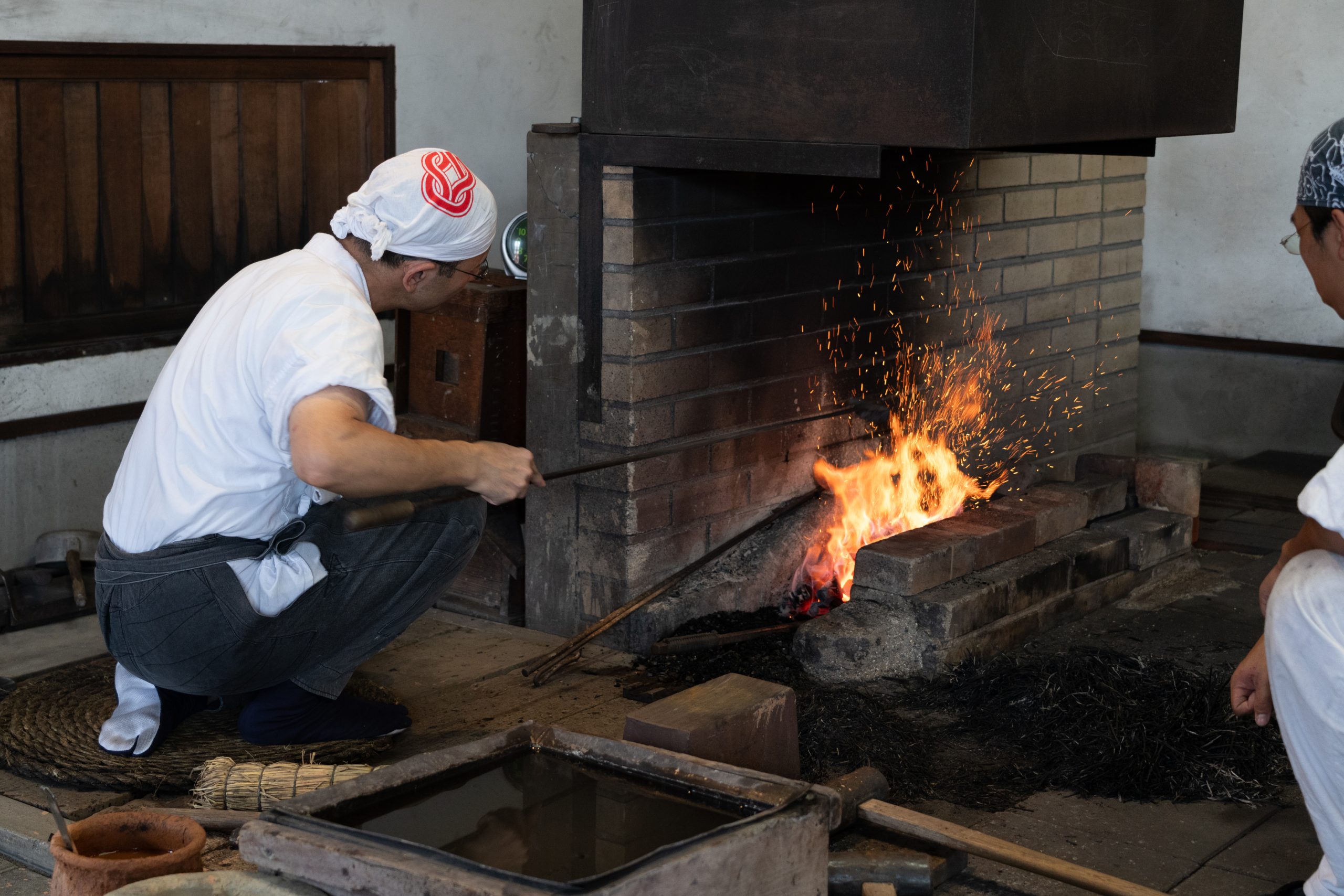 玉鋼鍛造火箸本舗 刀匠 雲州 弘光作 火著2本 未使用 TAMAHAGANE 玉鋼