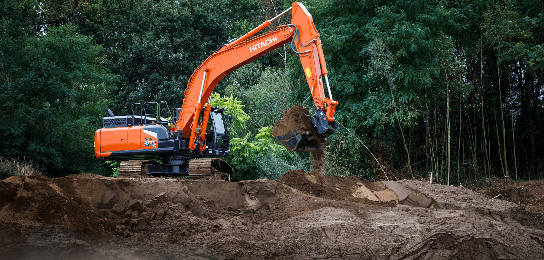 ZX300LC/LCN-7 Medium Excavators - Hitachi Construction Machinery UK