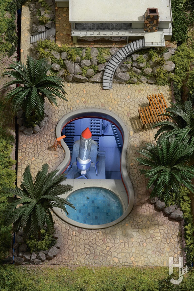 サンダーバード秘密基地」60センチ四方の大型ディオラマを見よ