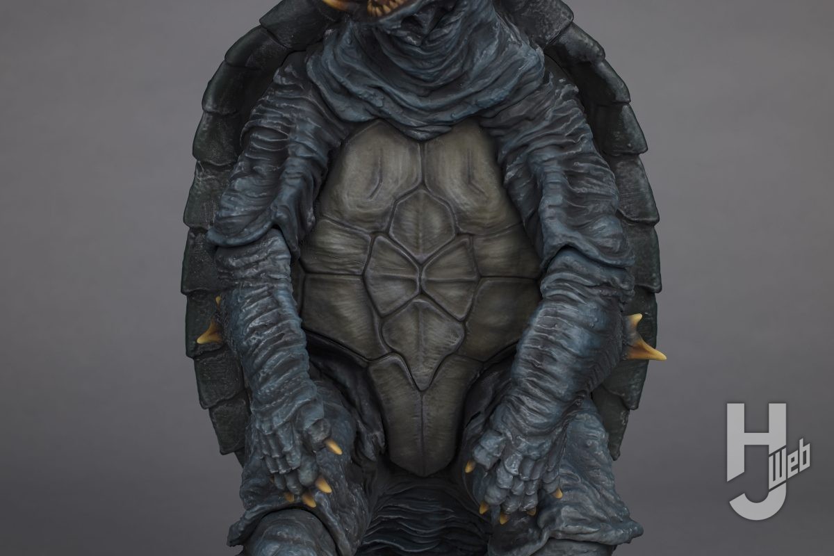 映画『ガメラ2』のアップ用スーツがソフビフィギュアに!! 最新技術で