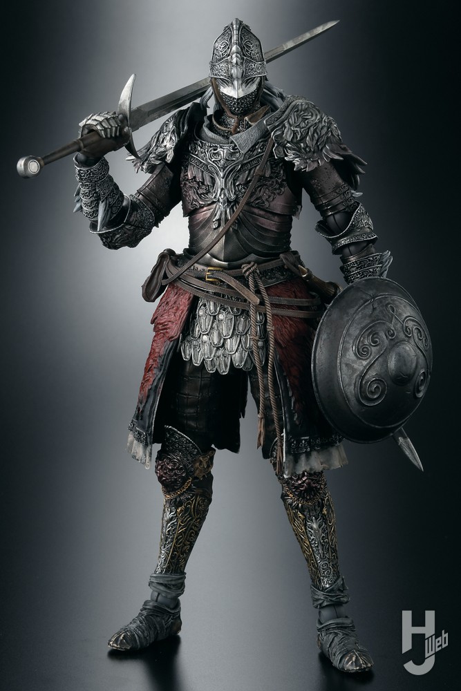 リアルすぎる鎧の造形と、鎧がアクションポーズに干渉しないヒミツに