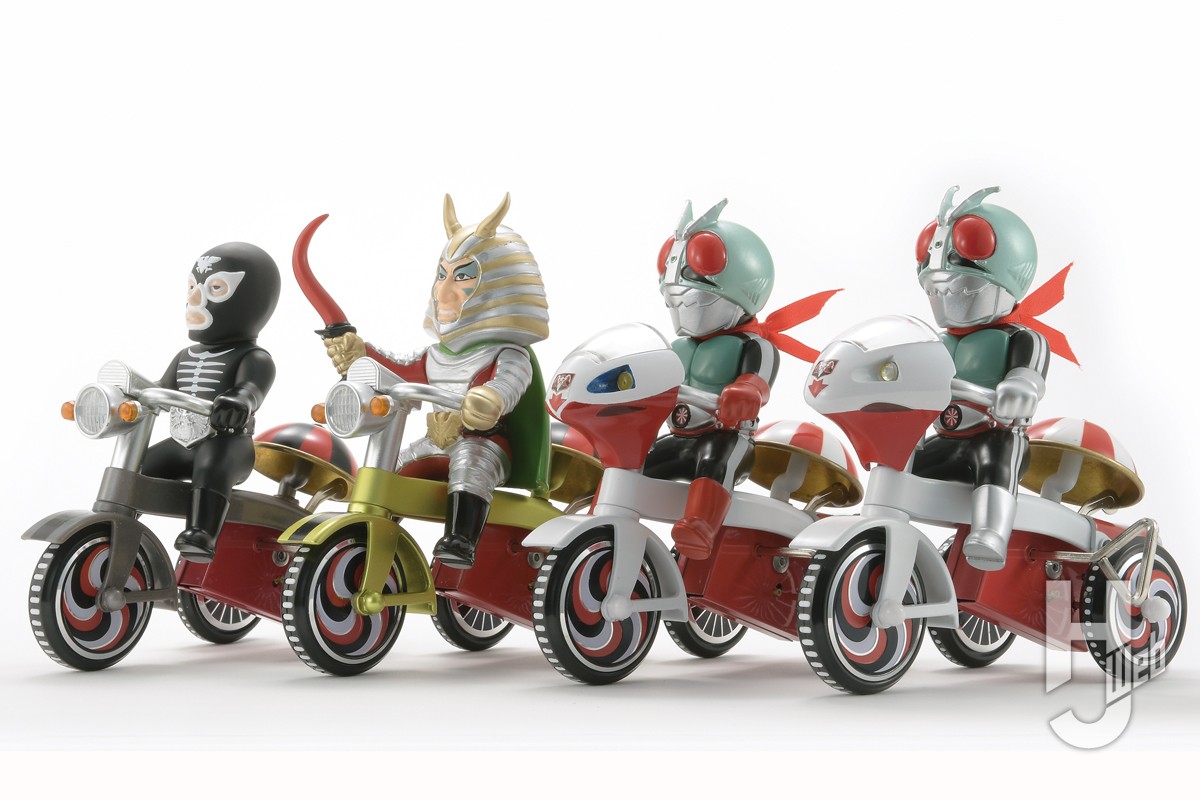 ゴーゴー・レッツゴー!!レトロなゼンマイ式三輪車の『仮面ライダー